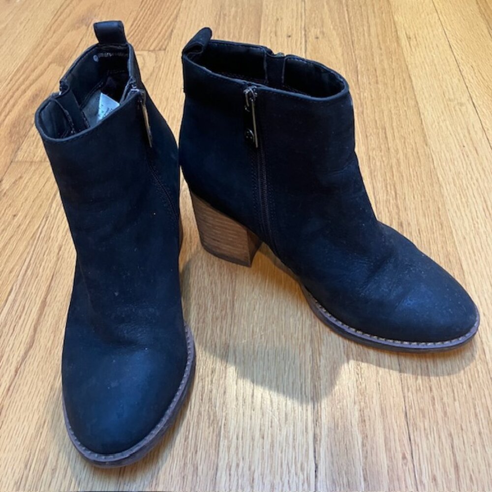 Blondo Black Waterproof Nubuck Leather booties size 5.5